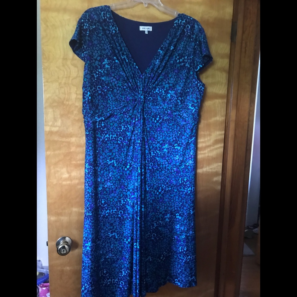 Plus size dress.  Jones Studio size 22.